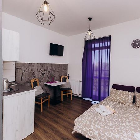 Нові Apartments Біля Жд Вокзалу 伊万诺-弗兰科夫斯克 外观 照片